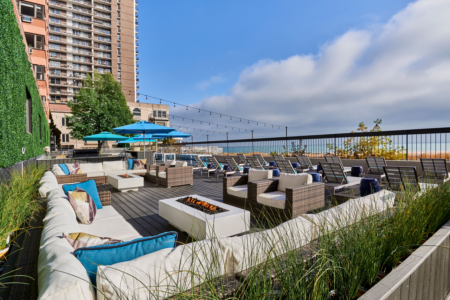 Surfside Chicago Edgewater Roof Terrace Design-Build